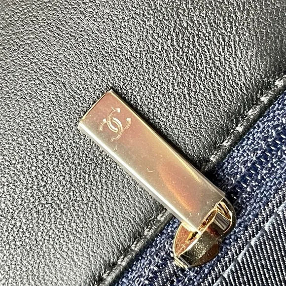 AUTH CHANEL 19K CC Mania Small Flap Bag BLACK/GOLD Full Set RECEIPT - Picture 10 of 12